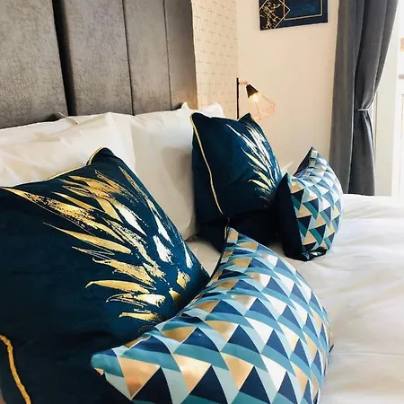 Lägenhet Domus, Parking Available On Request York