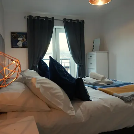 Domus, Parking Available On Request Daire York